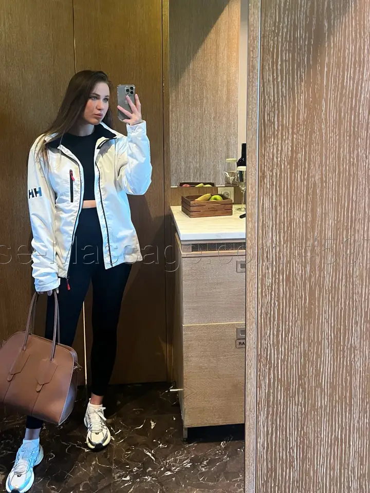 Eлена