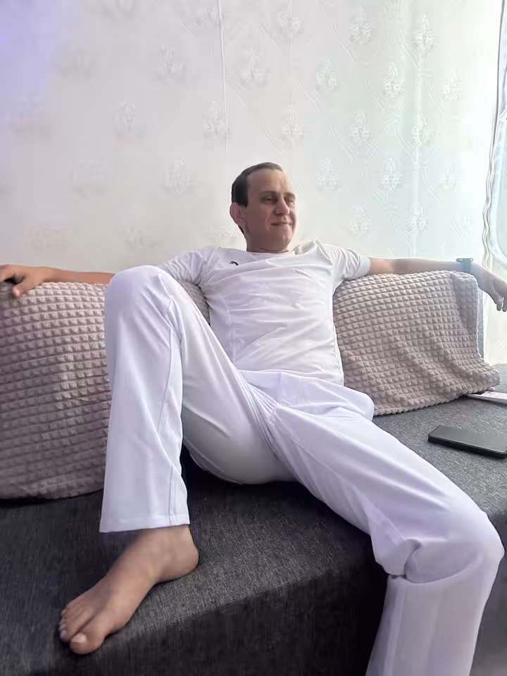 Артём