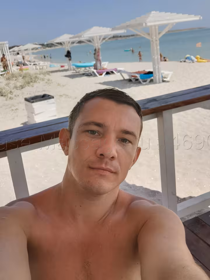 Артём
